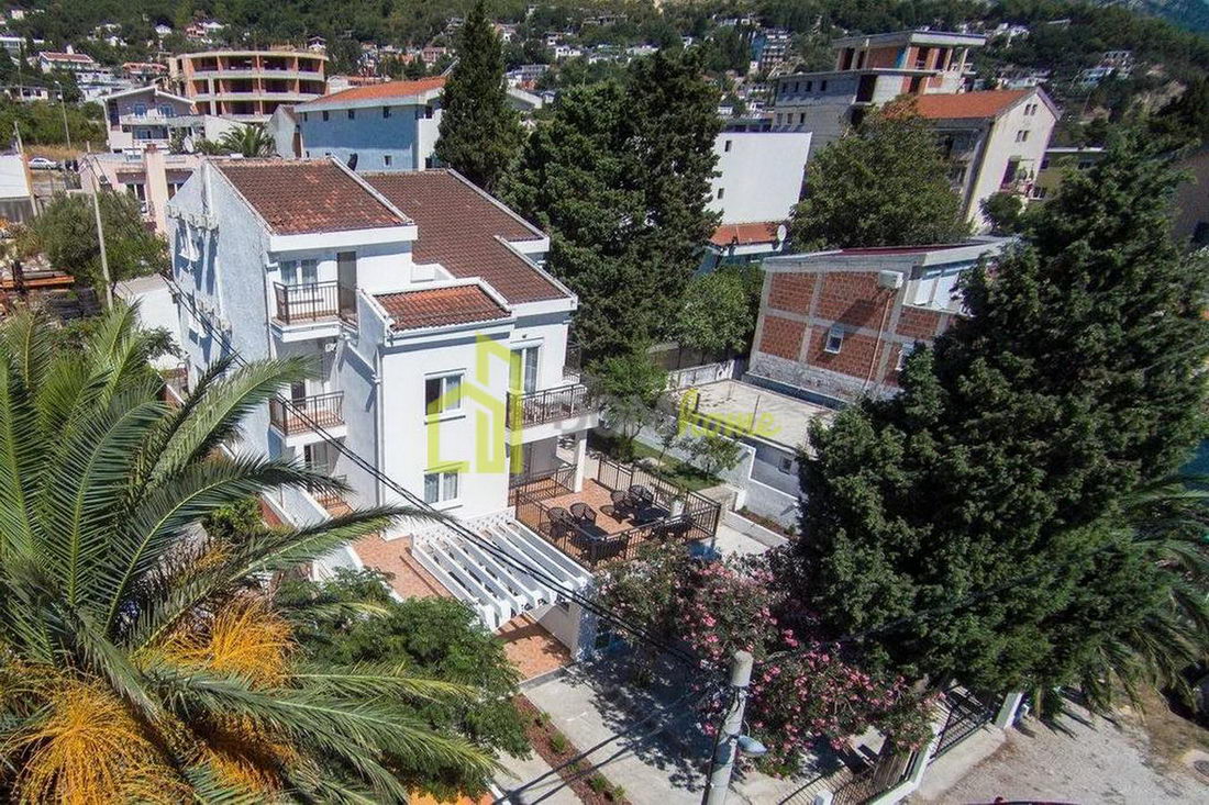 Hotel 375m2, Sutomore